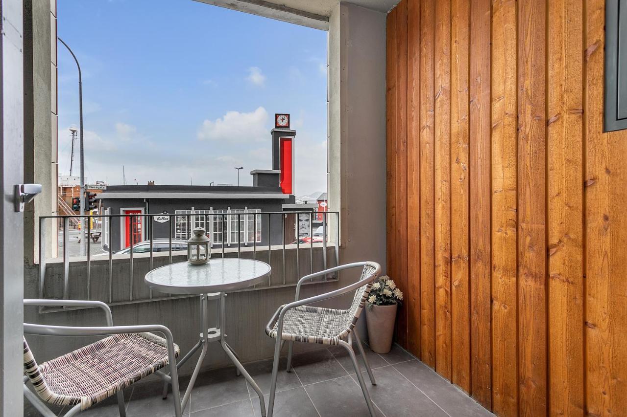 Sunny Apartment - By The Sea In City Center Reykjavík Exterior photo